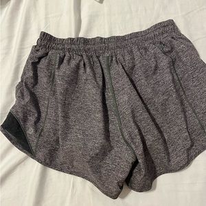 Lululemon Hotty Hot Low-Rise Short 4inch